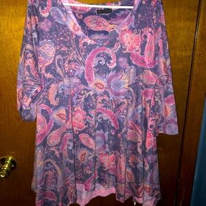 Lightweight sweater. XXL  v-neck. Paisley design.  Flare bottom.